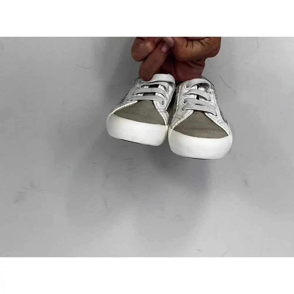 Cotton on Baby Toddler Slip On Sneakers w/soft furry sides Pre-Owned size 6